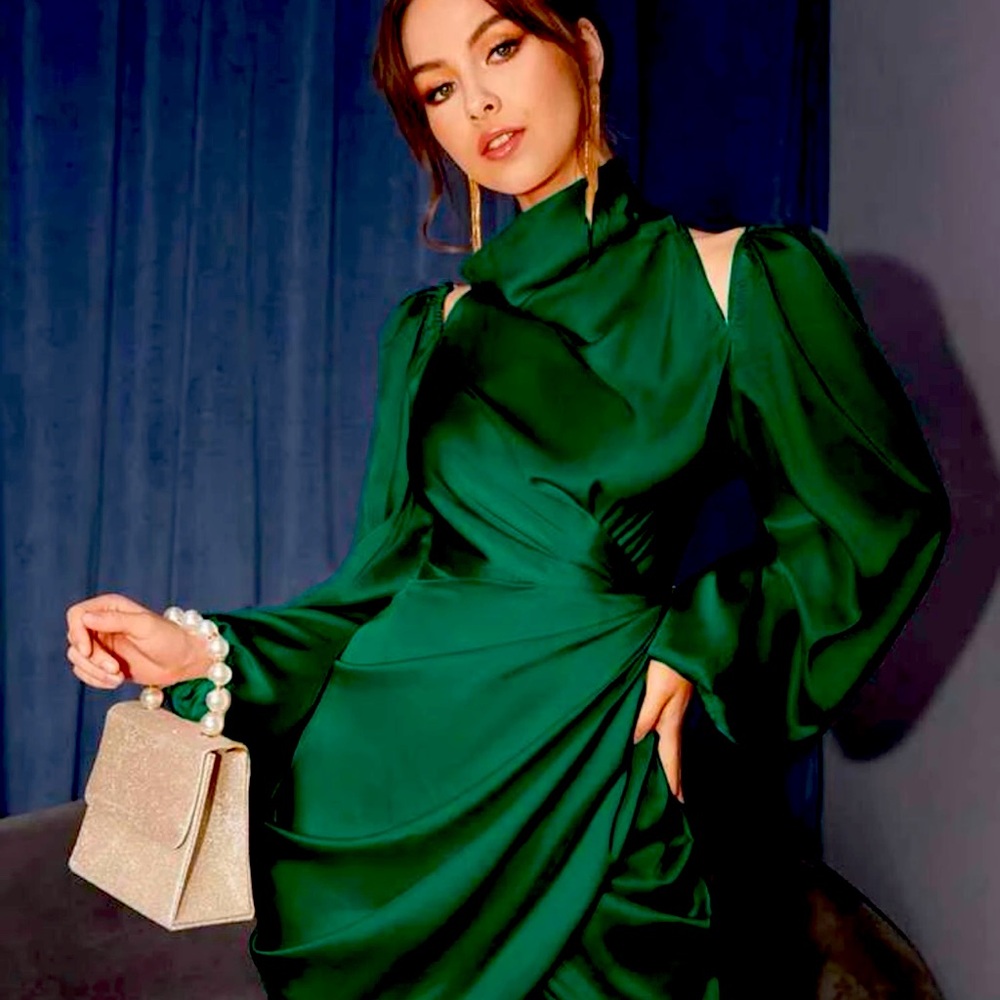 Green dress , drop shoulders size XS